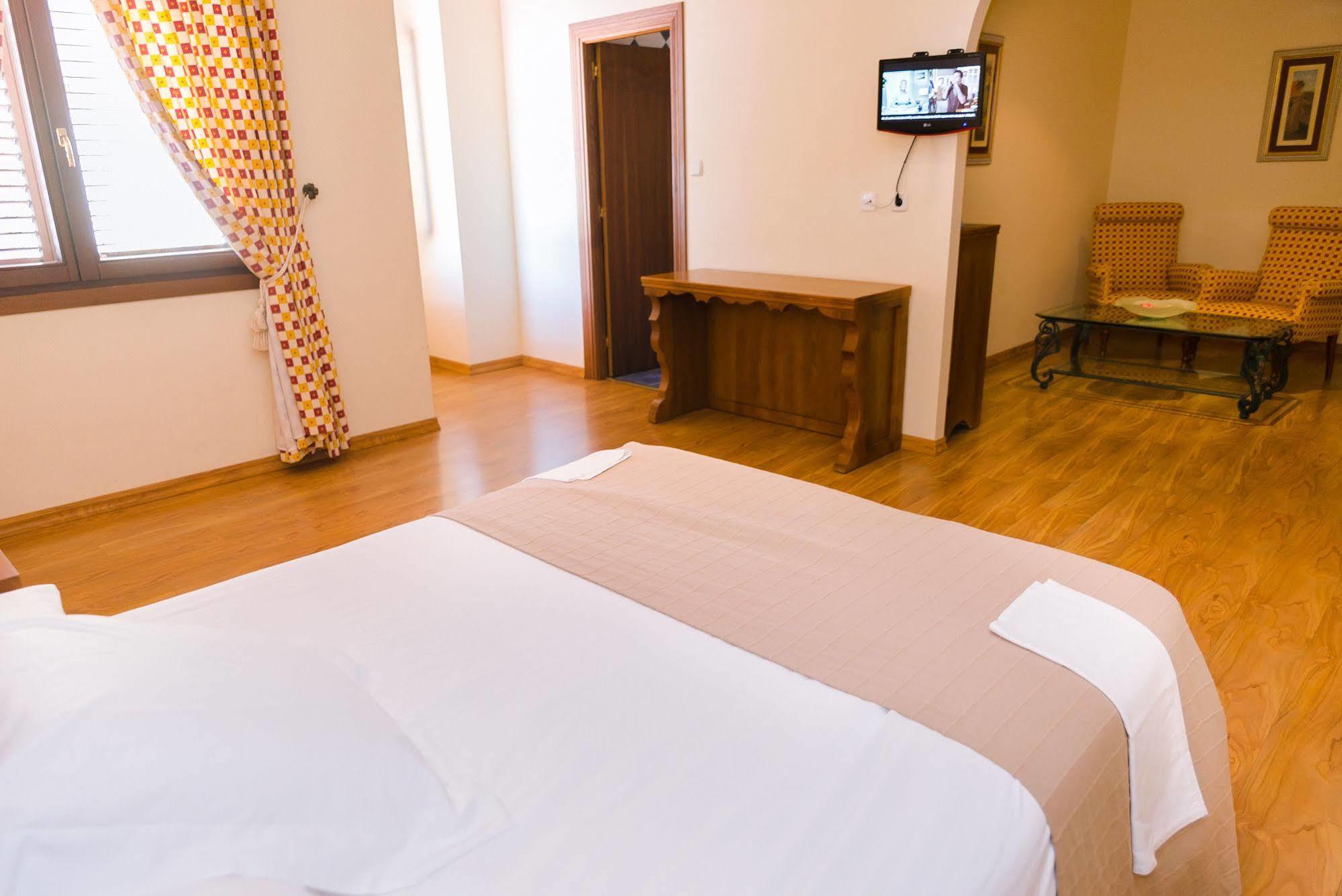Complejo Hostelero Paladium Villamartín Exterior foto